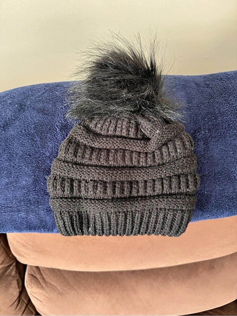 Time and Tru Knit Pom Beanie - Black
